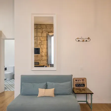 Apartment Triana Studio Cool *