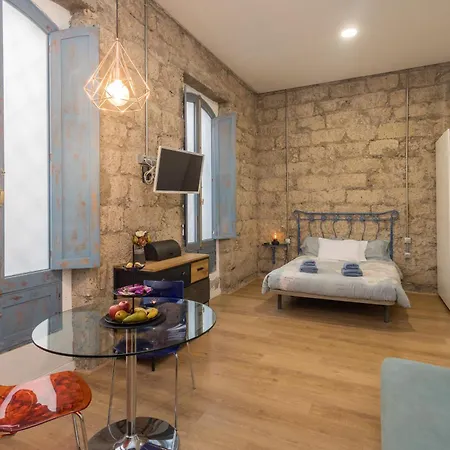 Apartment Triana Studio Cool *